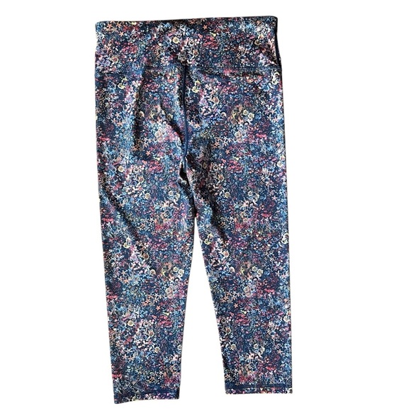 GAP FIT NWOT ECLIPSE HIGH RISE CROPPED LEGGINGS BLUE PINK WHITE | MEDIUM - Picture 6 of 9